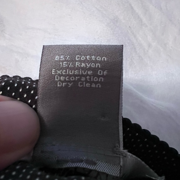 Ann Taylor Petites Capri Pants, Size 2P - Picture 9 of 14